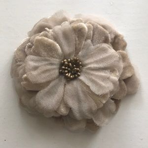 LOFT flower pin accessory